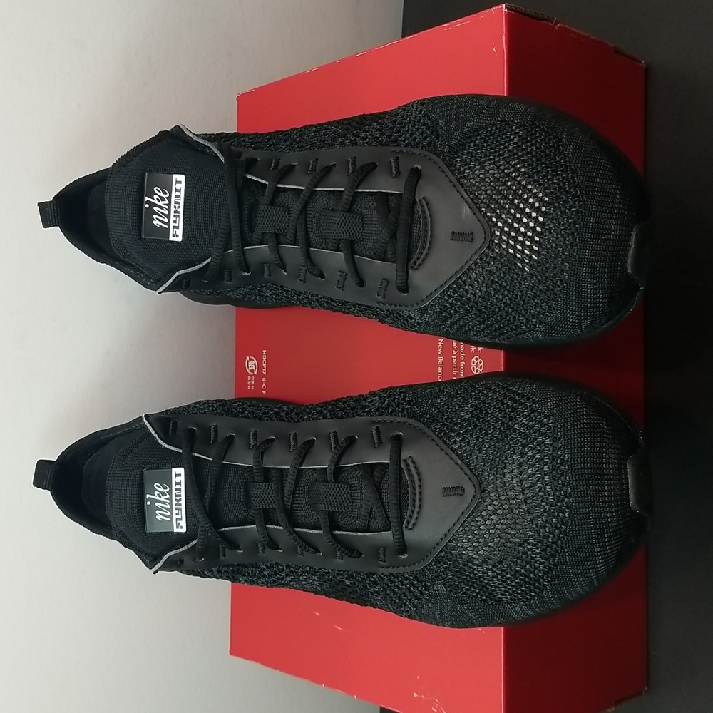 Nike Air Max Flyknit Racer "Triple Black"